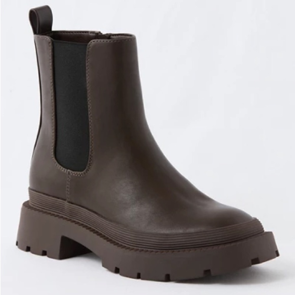 NWT American Eagle Chelsea Boot Dark Brown size 6 Woman’s